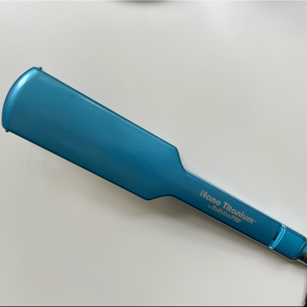 BaByliss Pro Nano Titanium Flat Iron - 2in Ceramic Plates